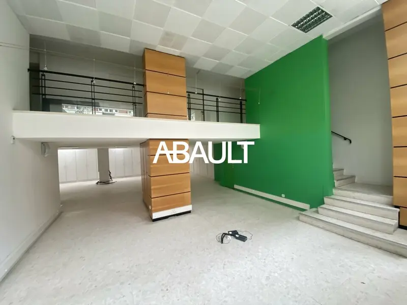 A louer Local commercial  383m² Toulouse