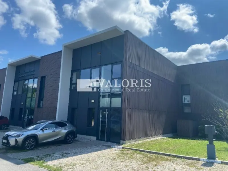 A vendre Locaux d'activité 477m² Vaulx-Milieu