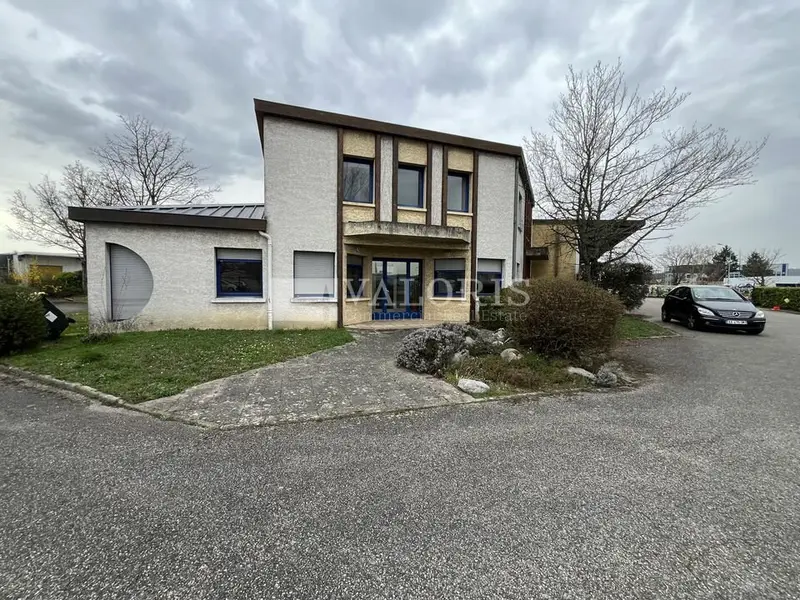 A louer Locaux d'activité 1590m² Lentilly
