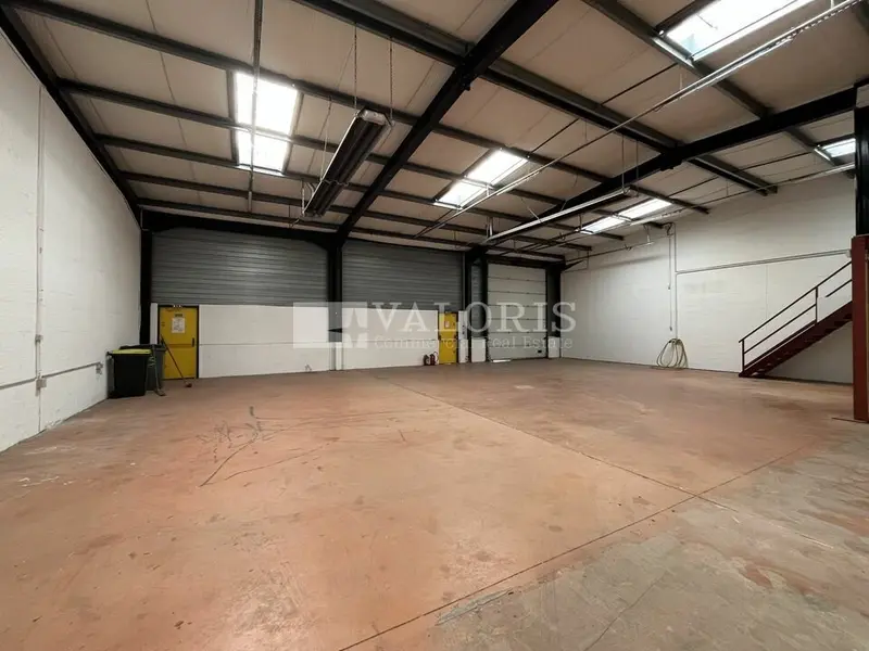A louer Locaux d'activité 430m² Vaulx-en-Velin
