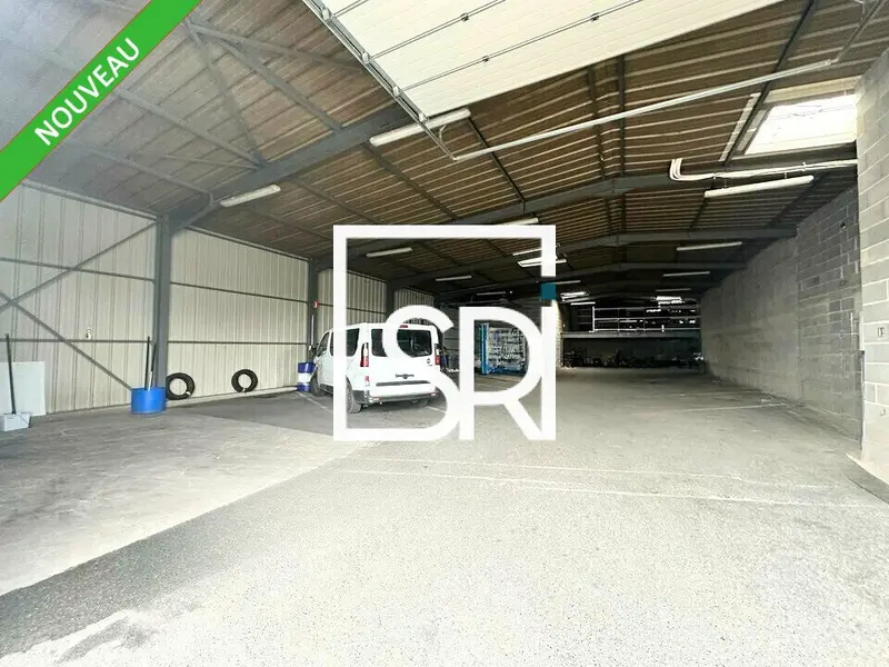 A louer Entrepôt 880m² Issoire