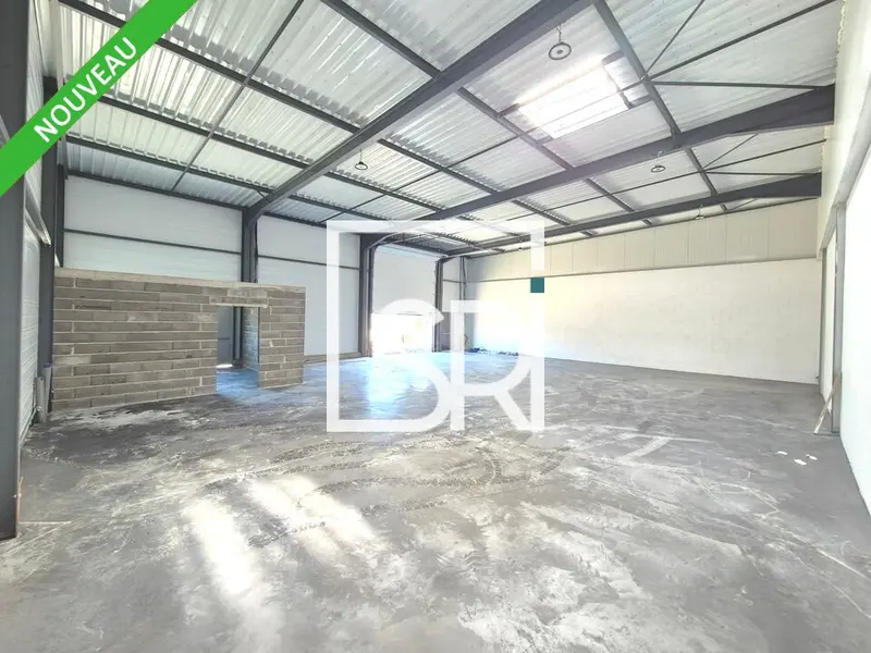 A louer Entrepôt 263m² Lempdes