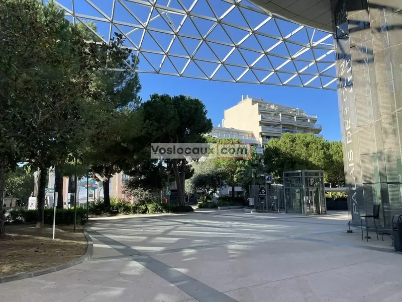 A louer Local commercial  44m² Antibes