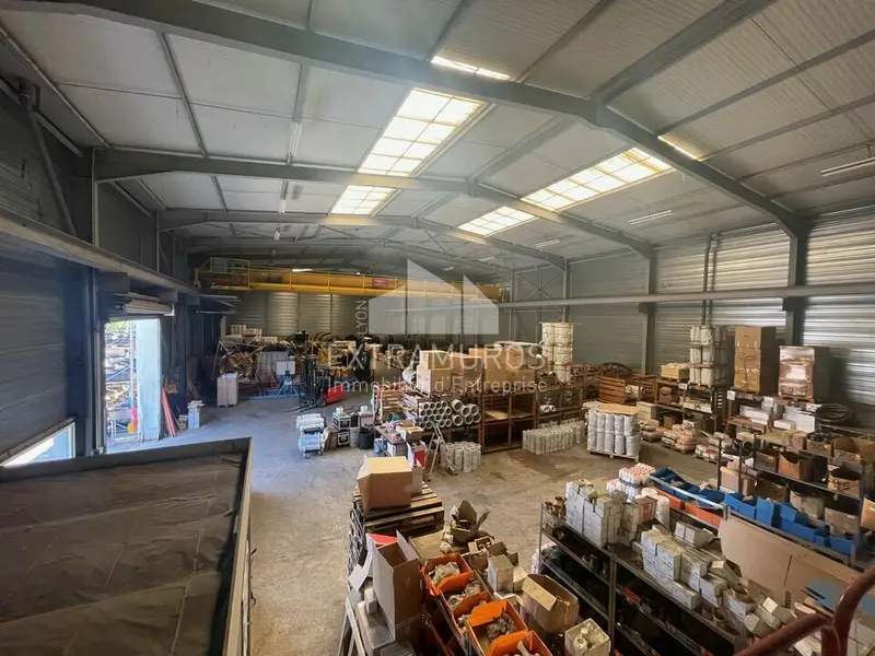 A louer Locaux d'activité 1100m² Grigny