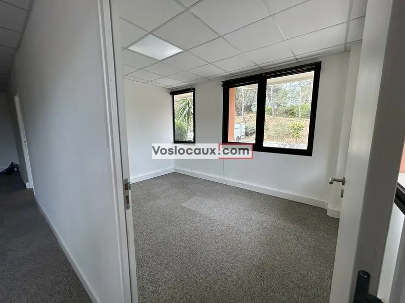 A louer Bureaux 350.39m² Valbonne