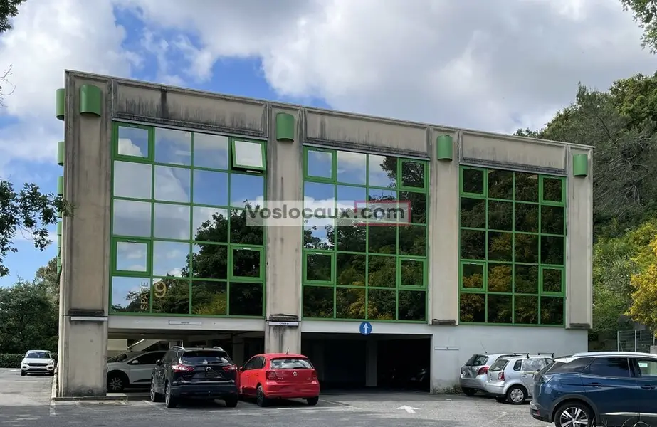 À LOUER  Bureaux de 116m²  VALLAURIS / CHEMIN DE SAINT-BERNARD 