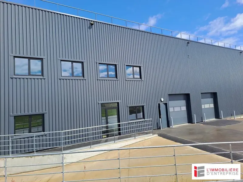 CELLULE D'ACTIVITE - LOCATION - 640 m² - BEDEE