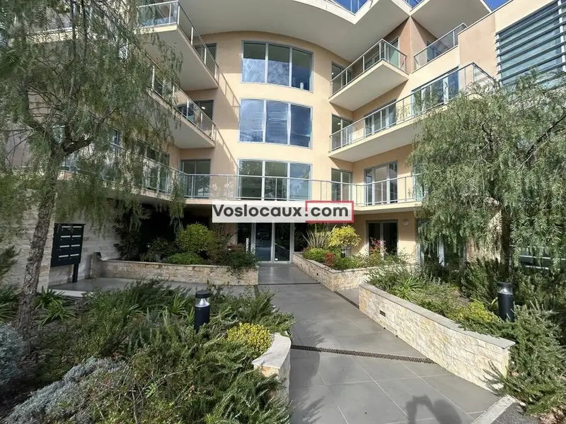 A Louer : Bureaux de 97m² à SOPHIA ANTIPOLIS - LES TEMPLIERS