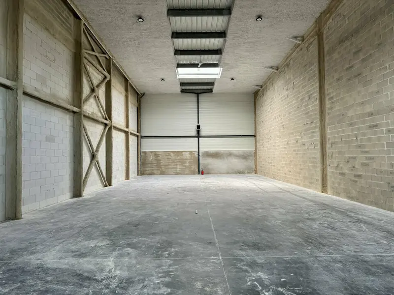 A louer Locaux d'activité 284m² Mauregard