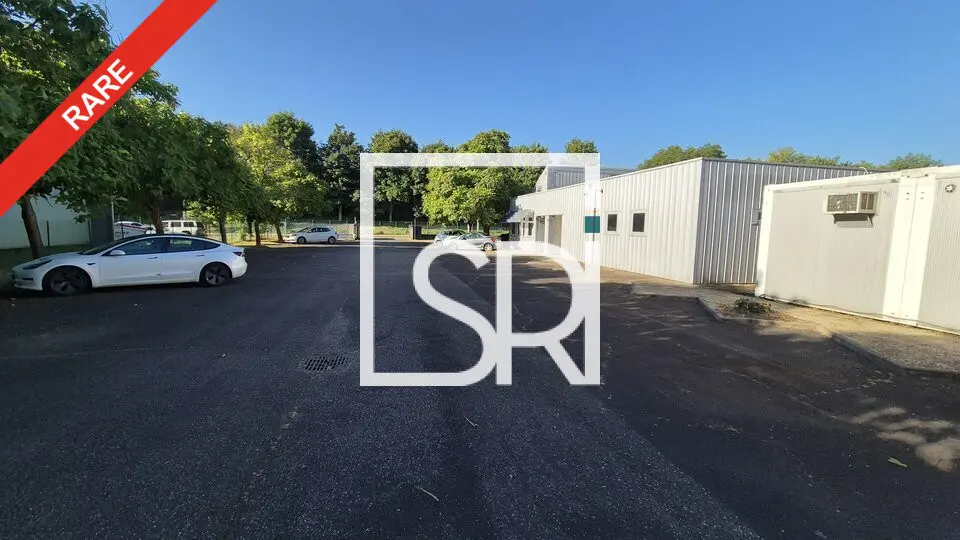 A vendre Entrepôt 939m² Riom