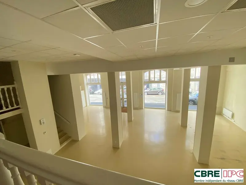 LOCATION - REF : 7935FD