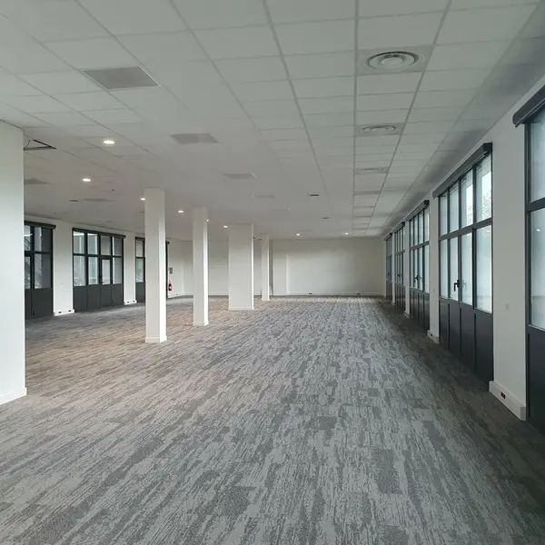 A louer Bureaux 1006m² Alixan A louer Bureaux 1006m² Alixan