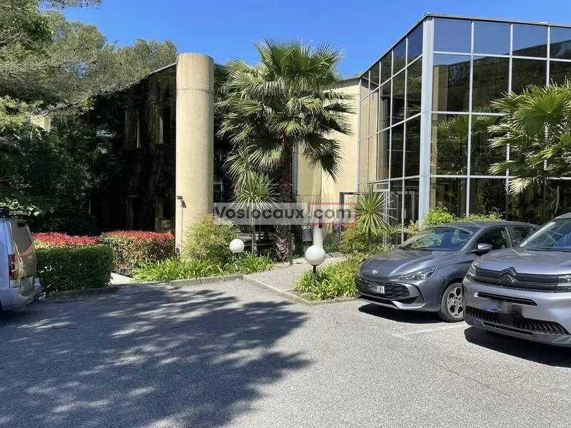 A vendre Bureaux 682m² Antibes A vendre Bureaux 682m² Antibes