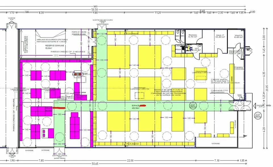 Local commercial situé dans la zone commerciale Chambéry-Chamnord. Local commercial situé dans la zone commerciale Chambéry-Chamnord.