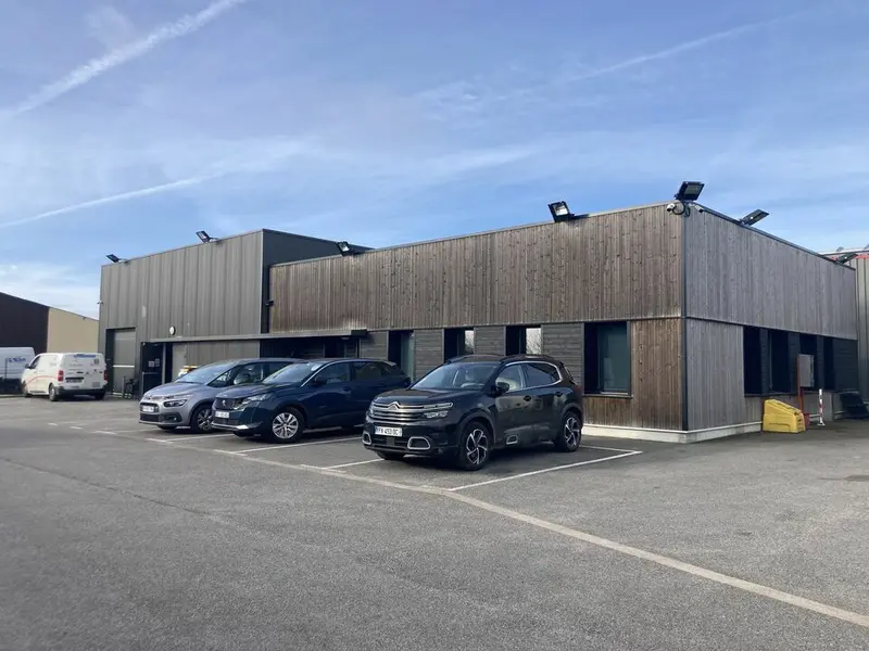 A vendre Locaux d'activité 357m² Le Thuit de l'Oison A vendre Locaux d'activité 357m² Le Thuit de l'Oison