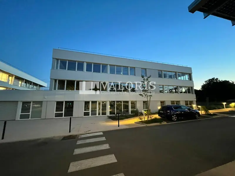 A louer Bureaux 1053m² Ventabren A louer Bureaux 1053m² Ventabren