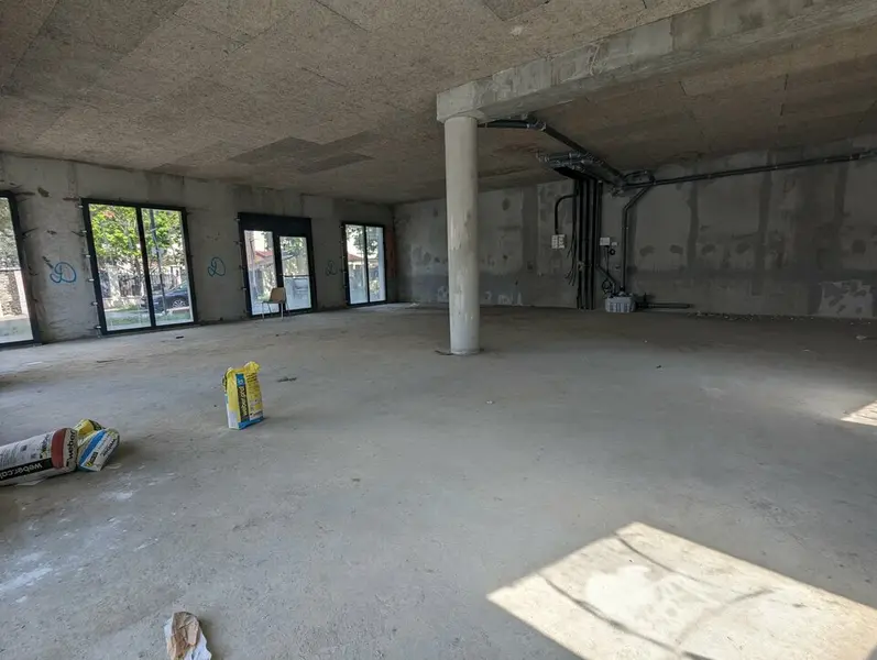 A louer local commercial sur Rouen, proche du T4 A louer local commercial sur Rouen, proche du T4