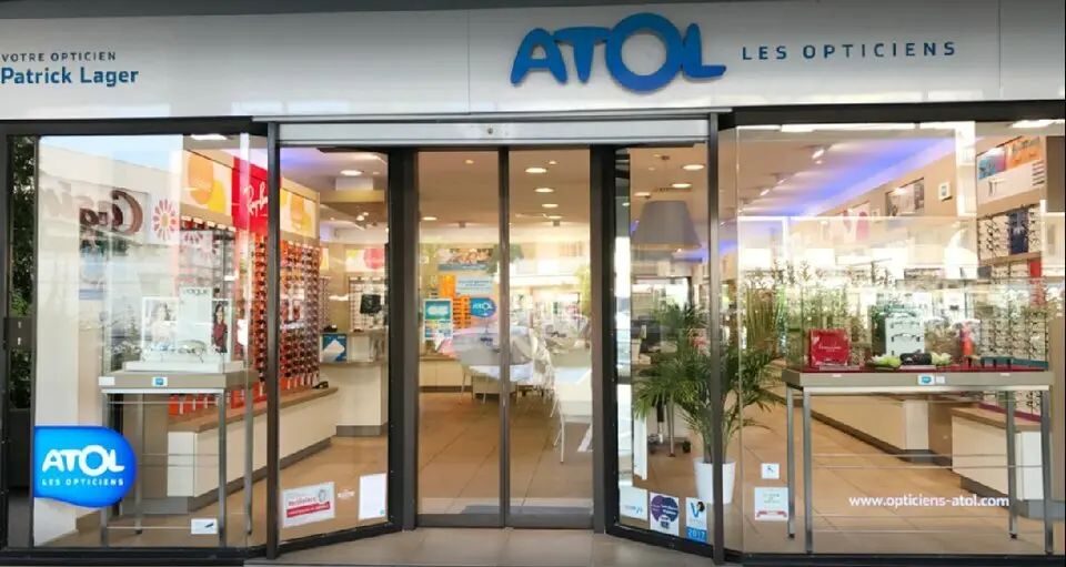 A louer Local commercial  138.32m² Bron A louer Local commercial  138.32m² Bron