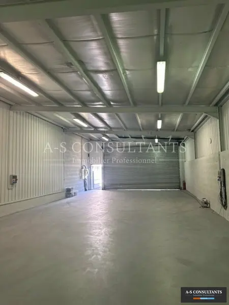A louer Entrepôt 160m² Chambéry A louer Entrepôt 160m² Chambéry