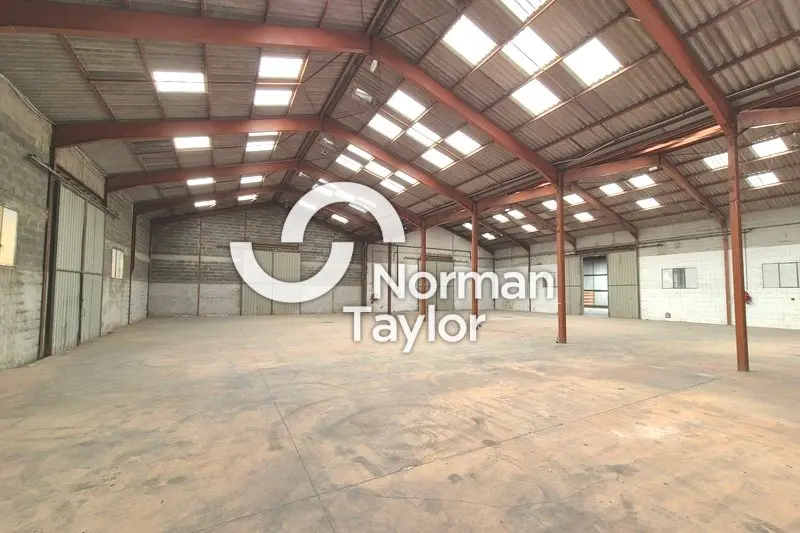 A louer Locaux d'activité 1685m² Perpignan A louer Locaux d'activité 1685m² Perpignan