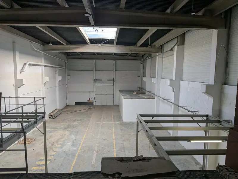 A louer local d'activité d'environ 1205m²   A louer local d'activité d'environ 1205m²