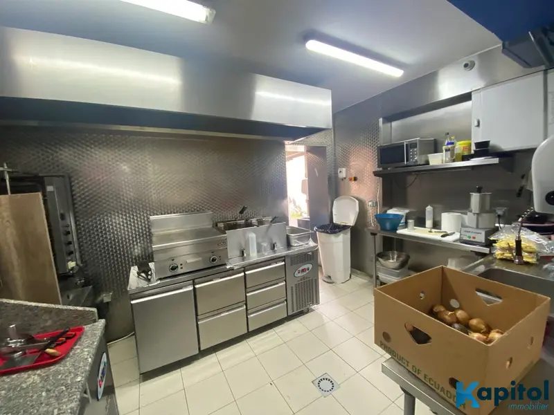 MURS + FONDS Restauration Rapide - Vincennes MURS + FONDS Restauration Rapide - Vincennes