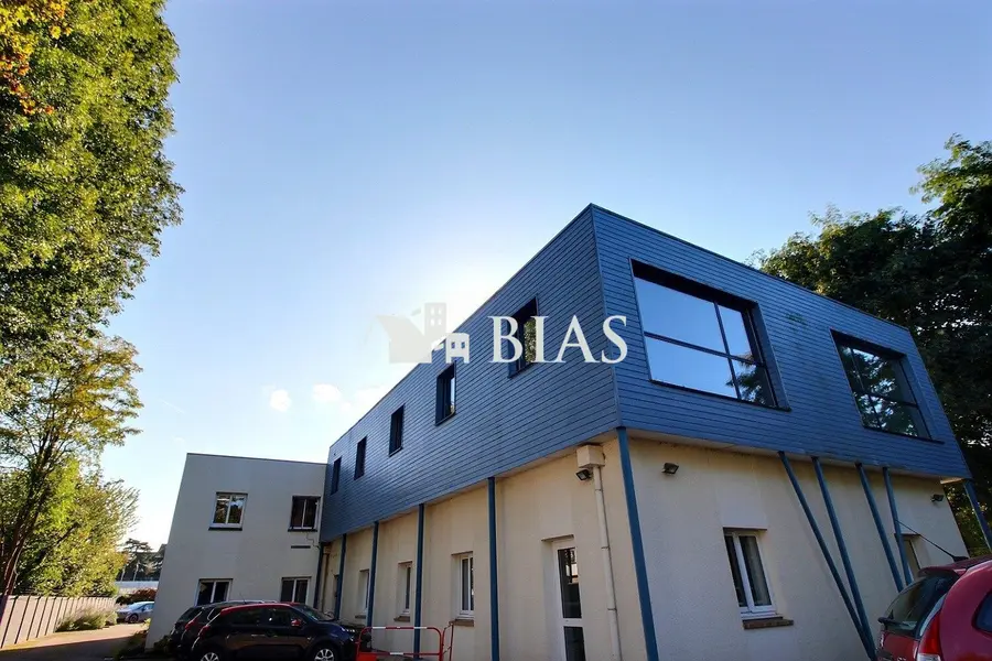 Locaux à usage de bureaux en excellent état Locaux à usage de bureaux en excellent état