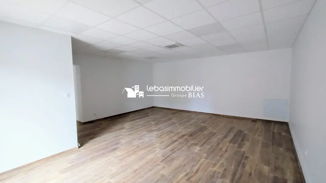 Local neuf 63.62 m2 en centre ville Local neuf 63.62 m2 en centre ville