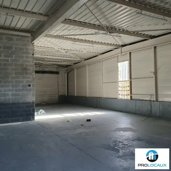 A louer Locaux d'activité 189m² Saint-Martin-le-Vinoux A louer Locaux d'activité 189m² Saint-Martin-le-Vinoux