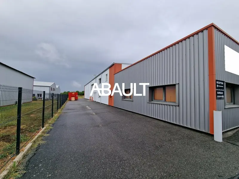 VERFEIL A LOUER LOCAL D'ACTIVITES D'UNE SURFACE D'ENVIRON 990 M²  VERFEIL A LOUER LOCAL D'ACTIVITES D'UNE SURFACE D'ENVIRON 990 M²