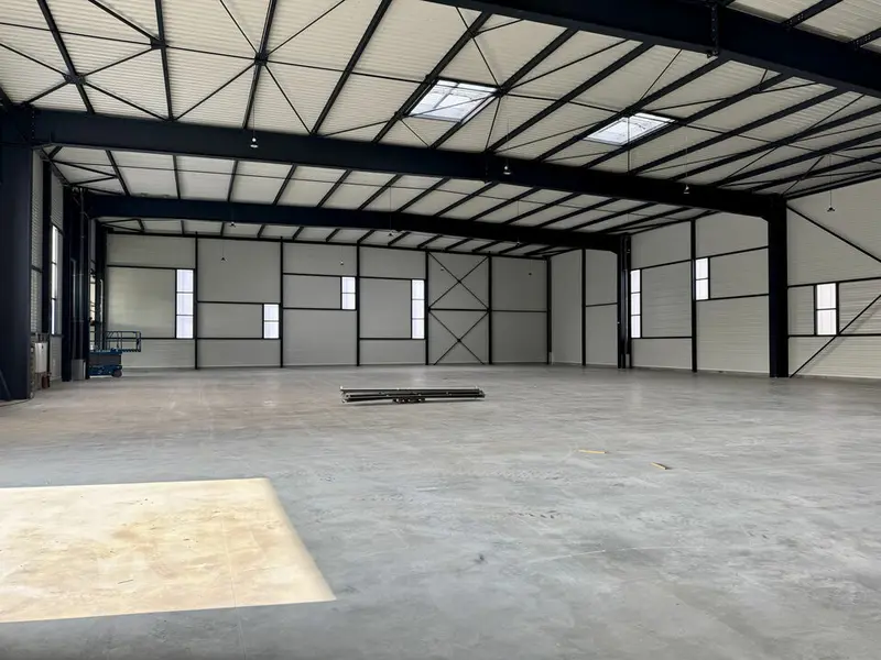A louer Locaux d'activité 1780m² Longperrier A louer Locaux d'activité 1780m² Longperrier