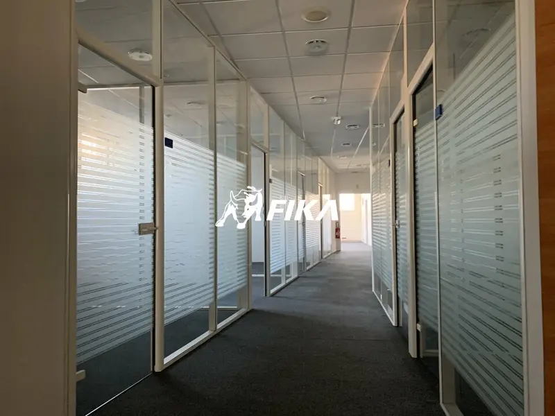 A LOUER BUREAUX 319m² - (31200) TOULOUSE A LOUER BUREAUX 319m² - (31200) TOULOUSE