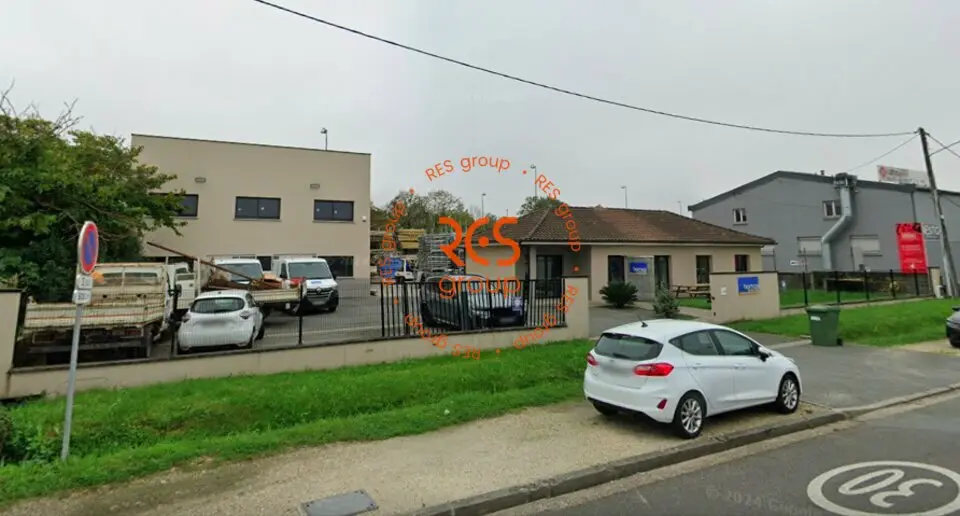 A louer Locaux d'activité 369m² Lormont A louer Locaux d'activité 369m² Lormont