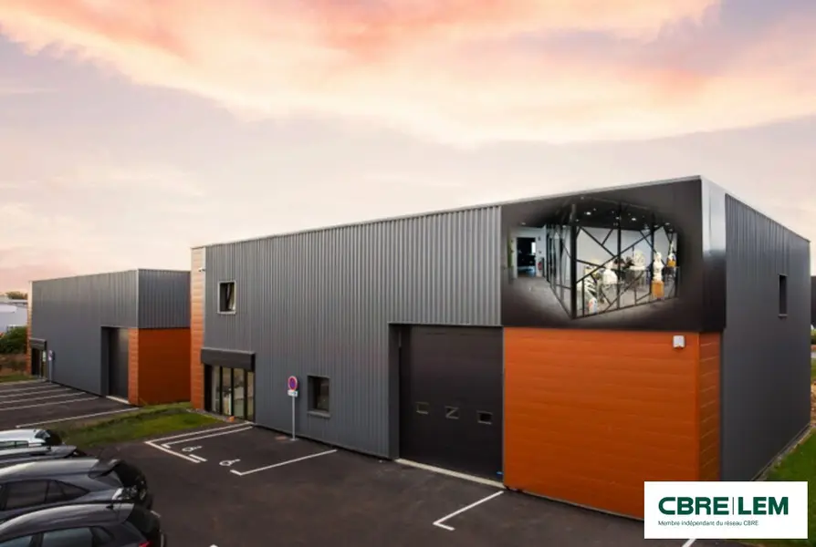 Bâtiment indépendant récent-- Belles prestations. Bâtiment indépendant récent-- Belles prestations.