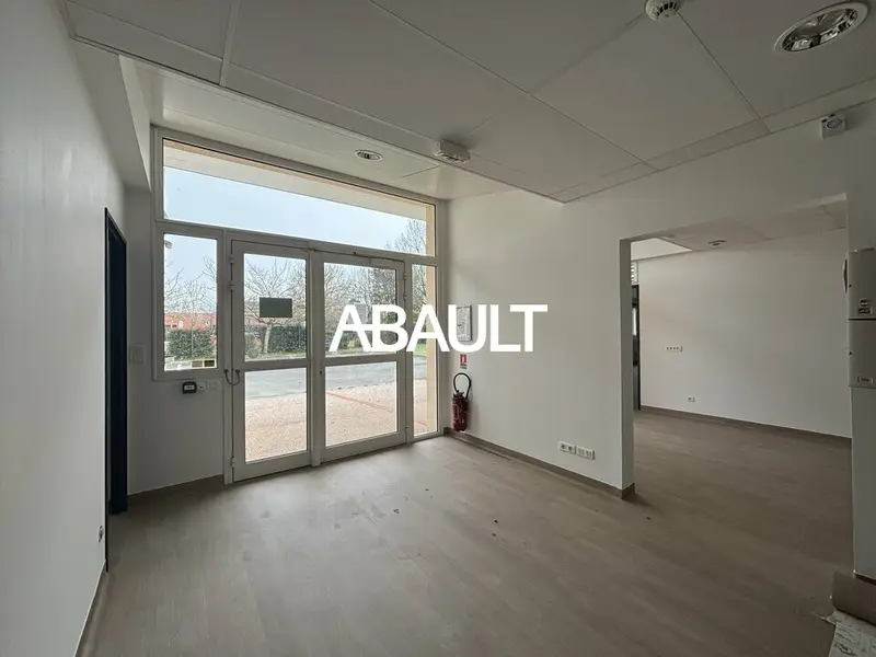 À LOUER  PLATEAU DE BUREAUX D'ENVIRON 303 M² À LABÈGE À LOUER  PLATEAU DE BUREAUX D'ENVIRON 303 M² À LABÈGE