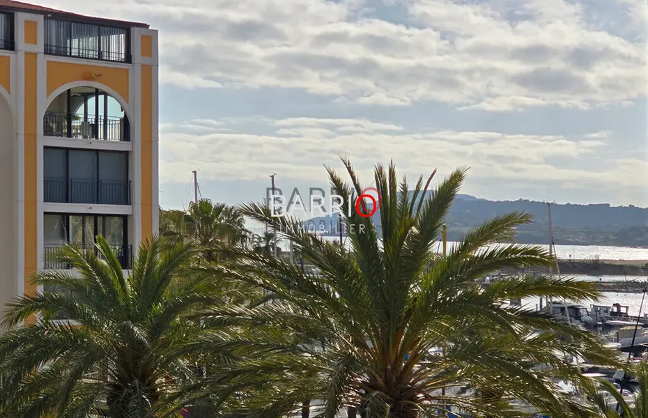 T3 en duplex, traversant, sur le port d'Argeles sur mer