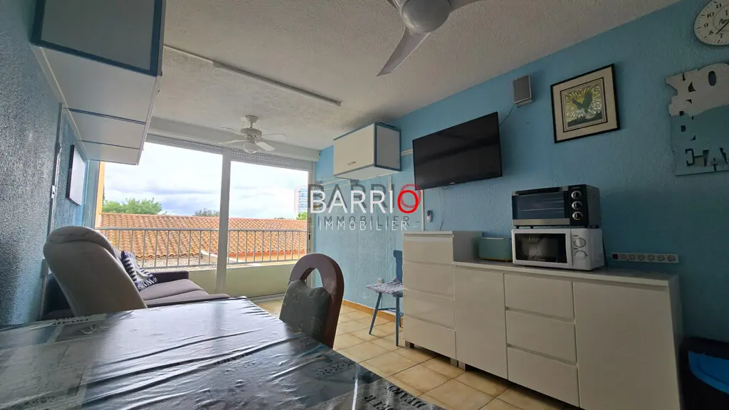 Charmant studio cabine à proximité de la plage avec place de