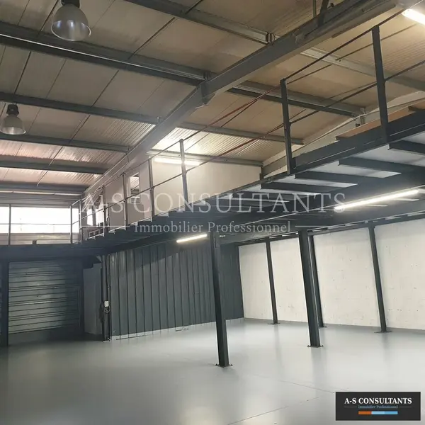 A louer Locaux d'activité 575m² Cran-Gevrier A louer Locaux d'activité 575m² Cran-Gevrier