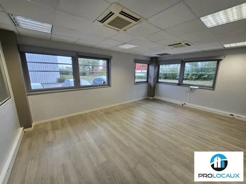 A louer Bureaux 105m² Boves A louer Bureaux 105m² Boves