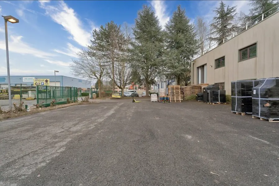 Locaux à louer sur le secteur de Pontault Combault Locaux à louer sur le secteur de Pontault Combault