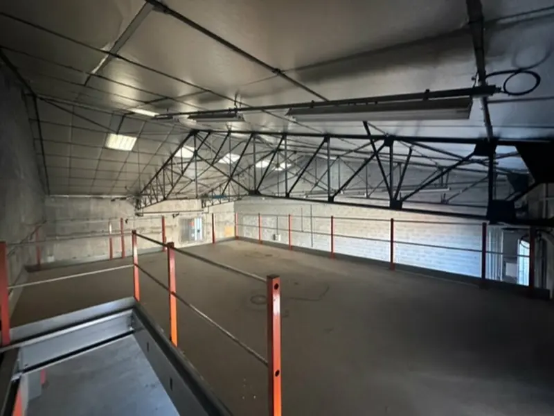 A louer Locaux d'activité 310m² Domarin A louer Locaux d'activité 310m² Domarin