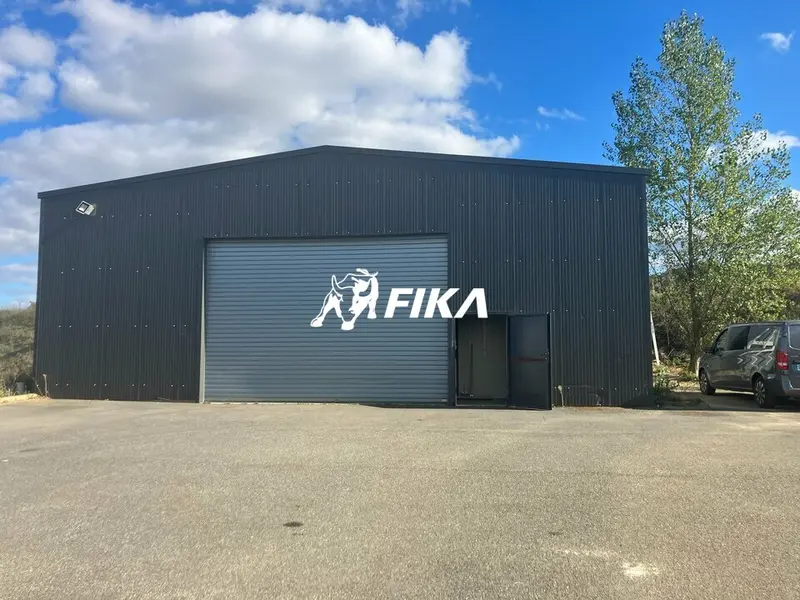 A LOUER LOCAL D'ACTIVITE 210 m² - (32600) L'ISLE JOURDAIN A LOUER LOCAL D'ACTIVITE 210 m² - (32600) L'ISLE JOURDAIN