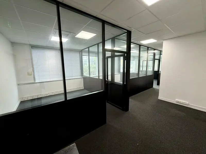 A louer Bureaux 100m² Villepinte A louer Bureaux 100m² Villepinte