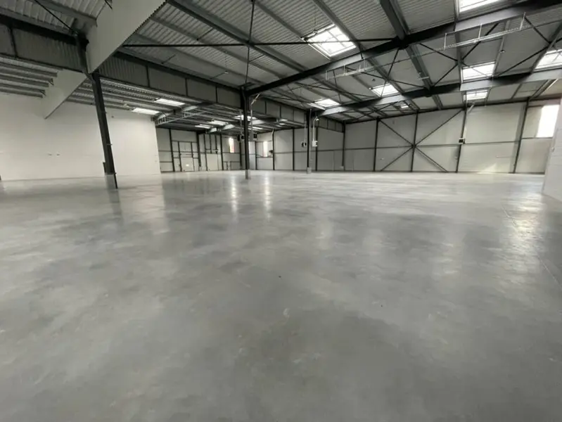 A louer Locaux d'activité 1301m² Le Thillay A louer Locaux d'activité 1301m² Le Thillay