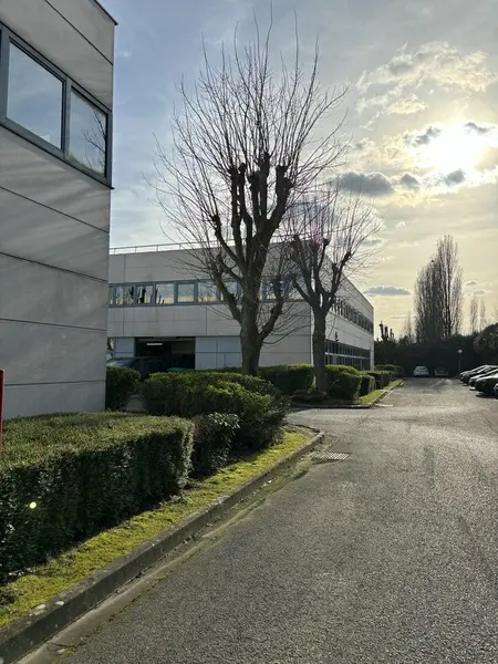 A louer Locaux d'activité 376m² Roissy-en-France A louer Locaux d'activité 376m² Roissy-en-France