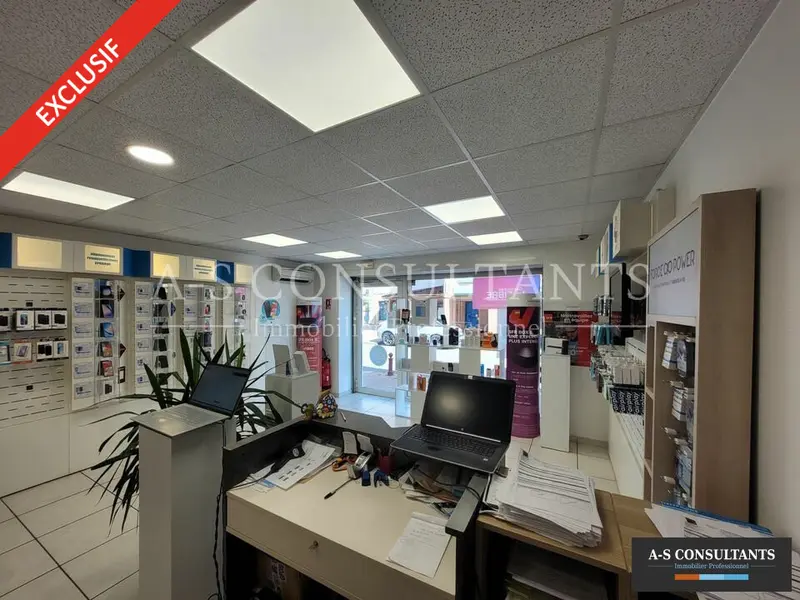 A louer Local commercial  51m² Rives A louer Local commercial  51m² Rives