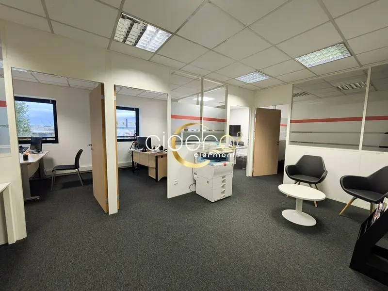 A louer Bureaux ~66m² - Secteur Le Brézet A louer Bureaux ~66m² - Secteur Le Brézet