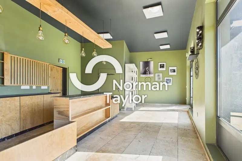 A louer Local commercial  62m² Agde A louer Local commercial  62m² Agde