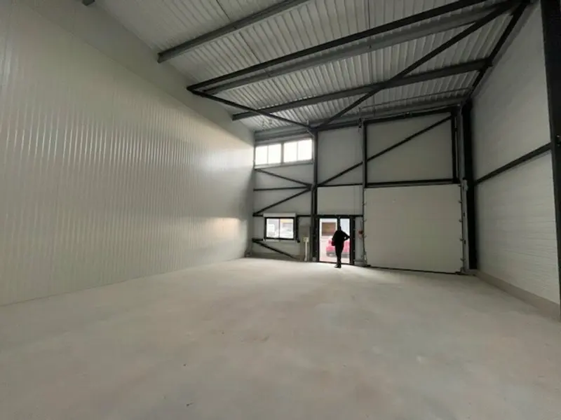 A vendre Locaux d'activité 127m² Theix-Noyalo A vendre Locaux d'activité 127m² Theix-Noyalo