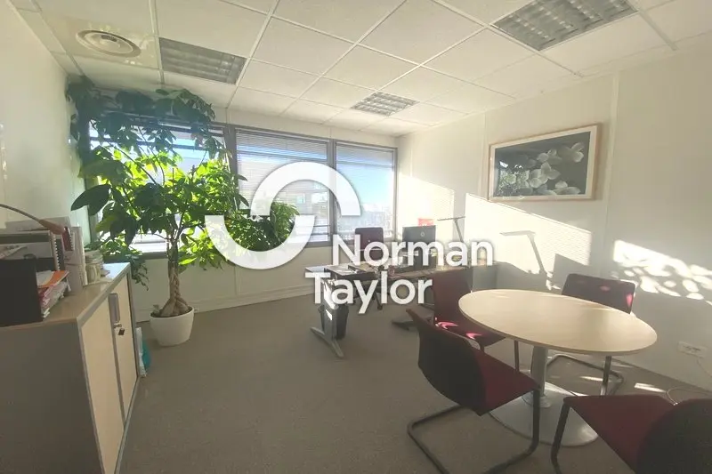 Bureaux de Standing - 238 m²  Bureaux de Standing - 238 m²